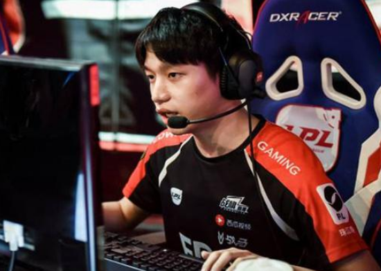  电竞传奇选手宣布退役告别赛场  