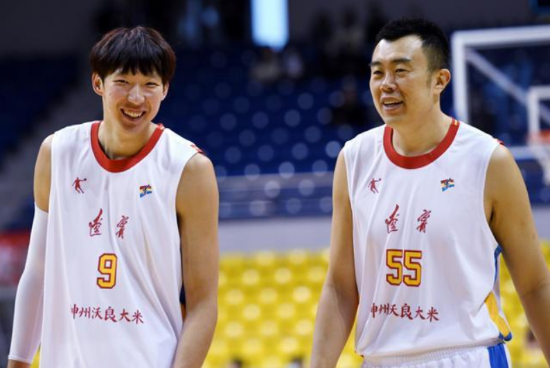  主场优势尽显，球迷助威声震四方