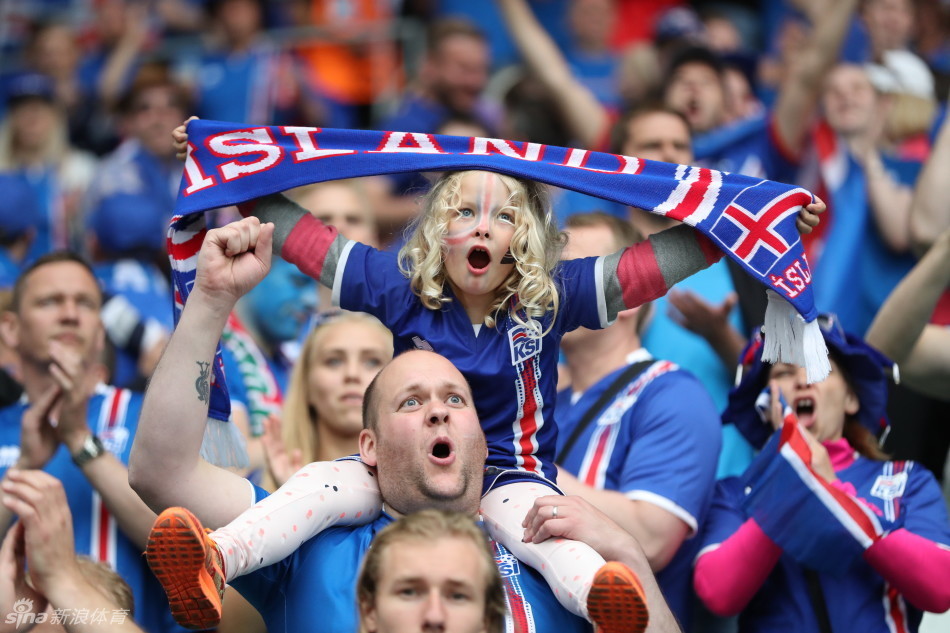  欧洲杯预选赛，葡萄牙客场完胜冰岛