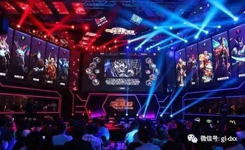 电竞巾帼英豪绽放赛场别样风采 电竞巾帼英豪绽放赛场别样风采