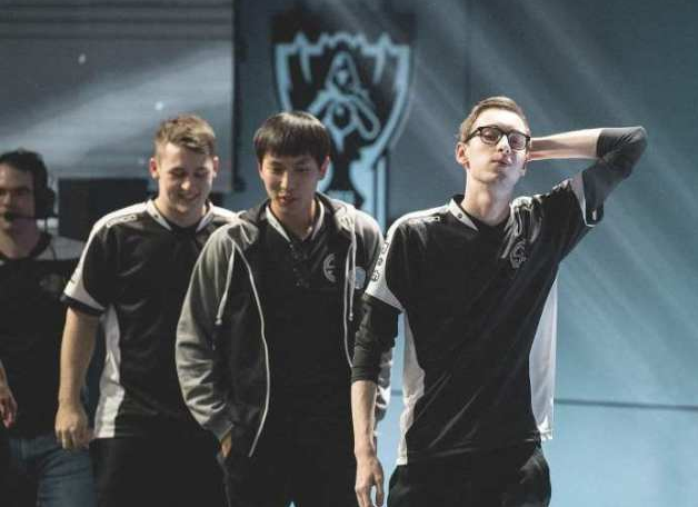  老将经验压制新生代，生死局沉稳拿下胜利  