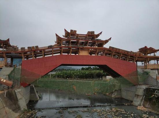  跨国友谊赛精彩纷呈，文化交流架起桥梁  