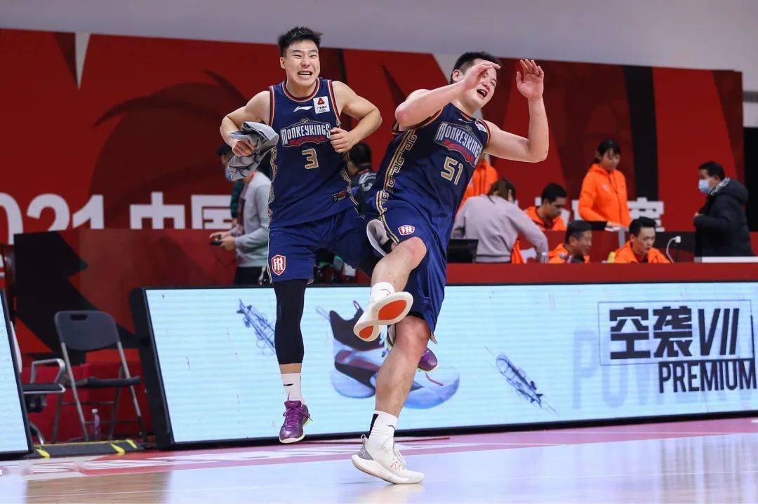 北控男篮多点开花，主场大胜南京同曦队
